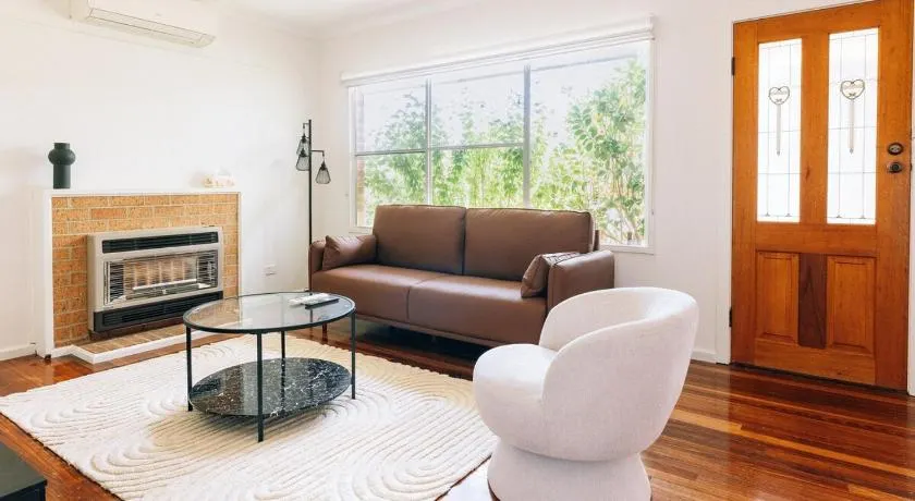 Luxury Living close to Beaches! - Image 1