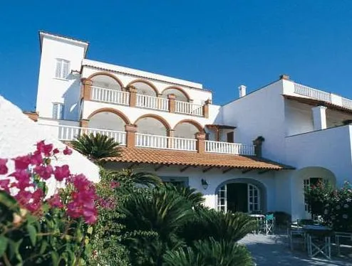 Hotel La Scogliera - Image 1