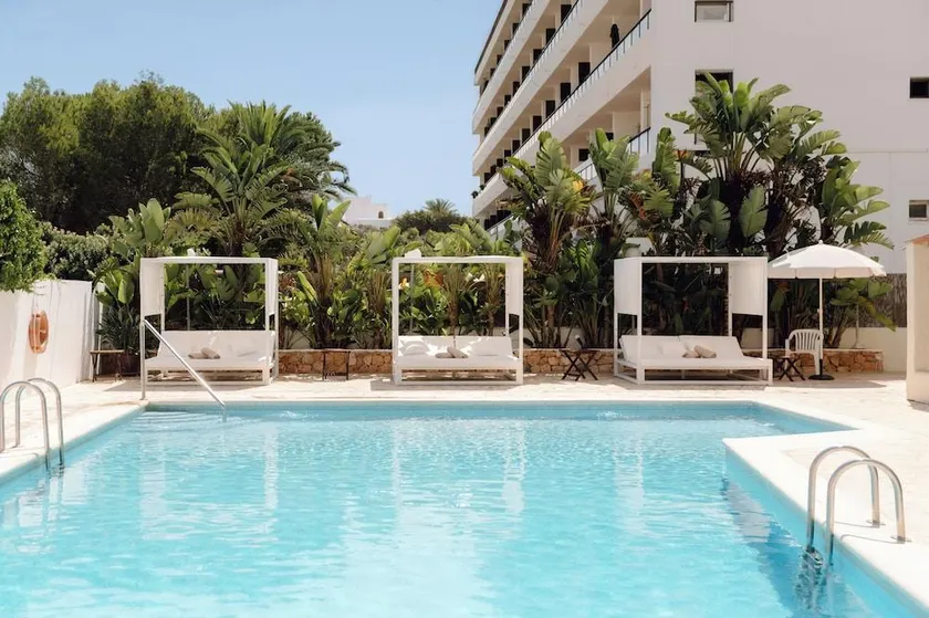 Hotel Moon Dreams Paraiso - Adults Recommended - Image 1