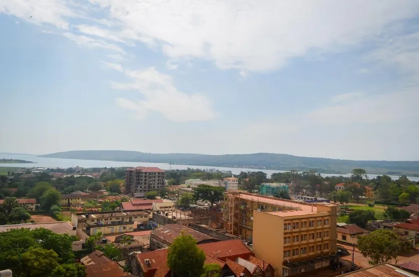 Igar Plaza Hotel - Image 1