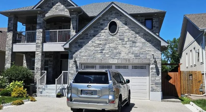 Beautiful 3 bedrooms, 2 bathrooms, 4 beds sleep 8, basement close to Falls - Image 1