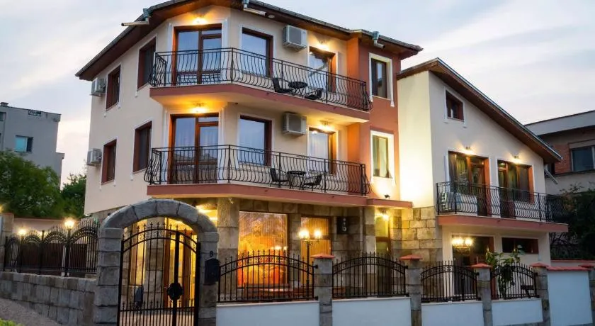 Family Hotel Preslav - Image 1