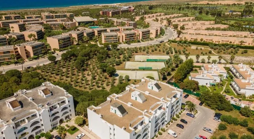 Modern Retreat 700m from the Beach - Salgados - Image 1