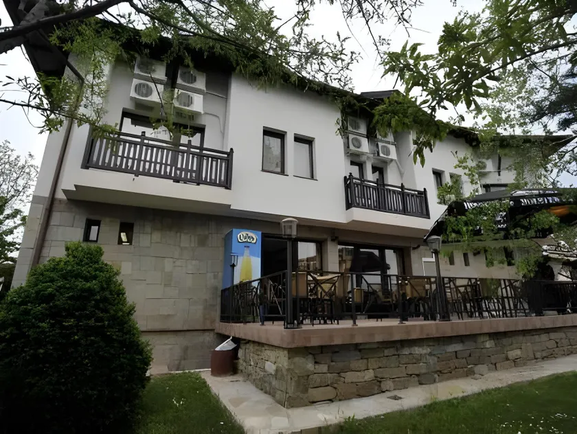 Family hotel Elena - Image 1