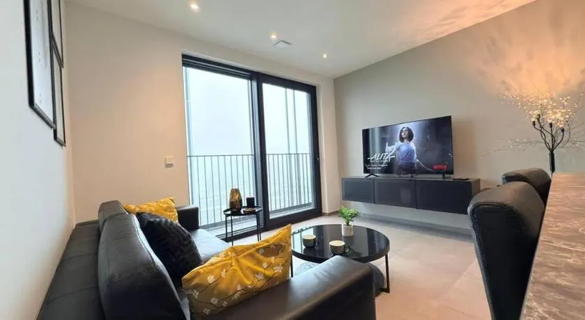Charming one bedroom flat with terrace-BELV1 - Image 1