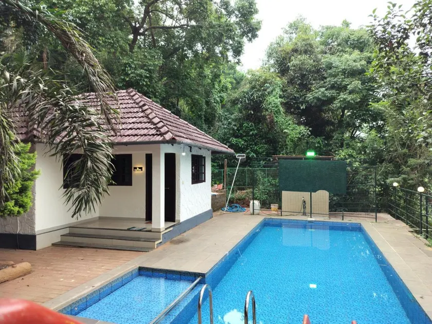Riva Resorts - Image 1