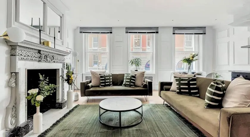 Welcome London - Stay at The Piazza! - Image 1
