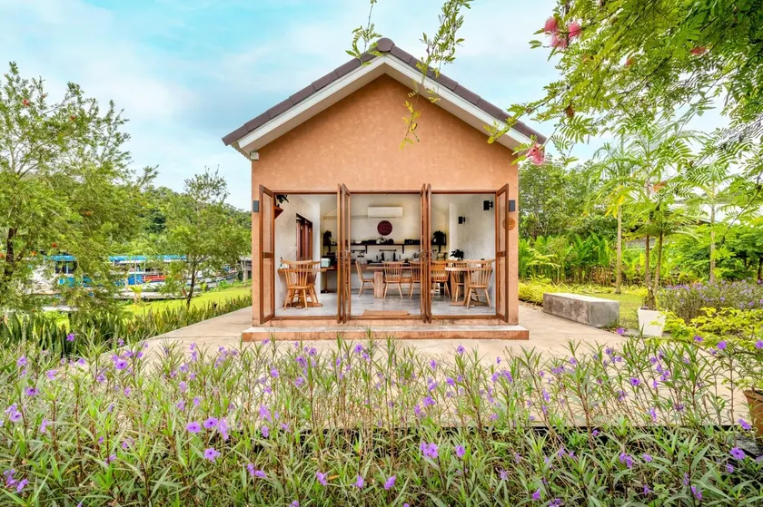 The Little White Bird Traveler Hostel - Image 1