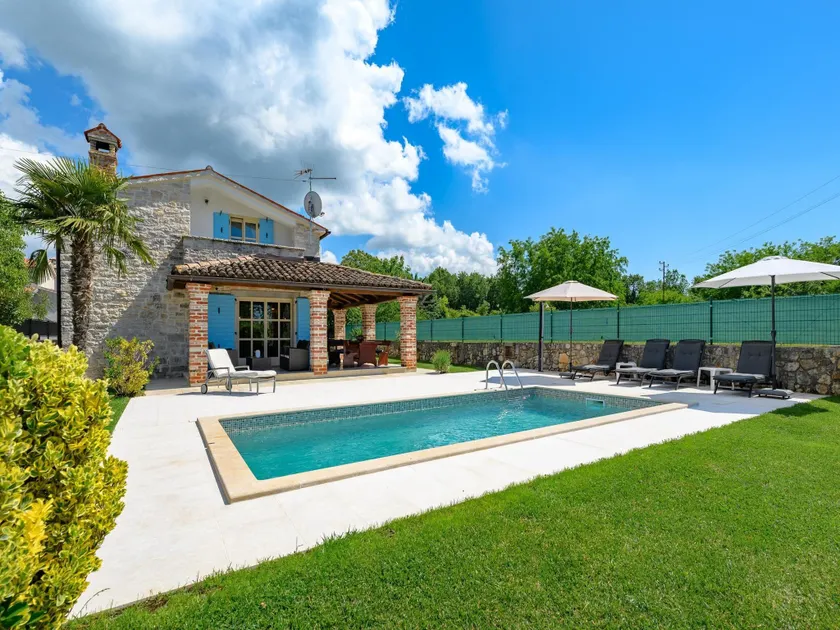 Villa Ida with pool in Višnjan, Istria - Image 1
