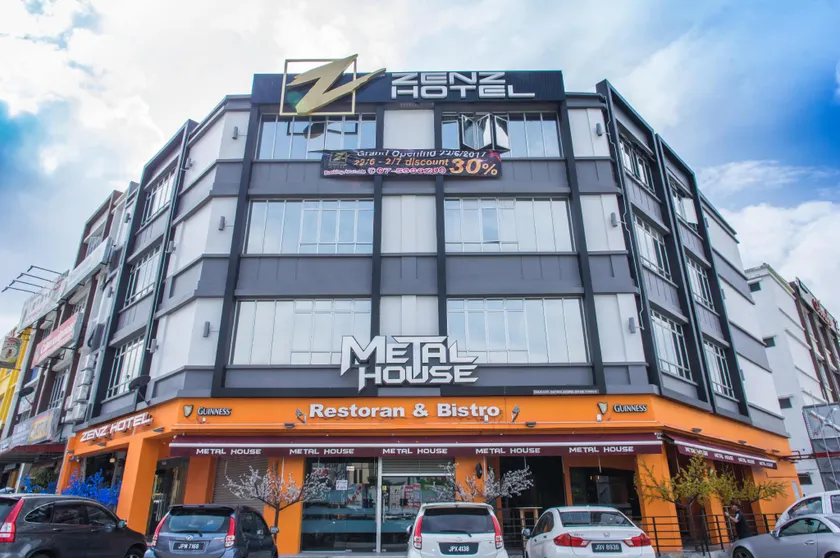 Zenz Hotel - Image 1