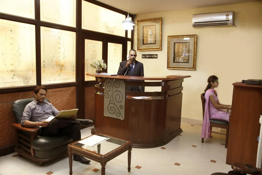 HOTEL CORPORATE INN - Image 1