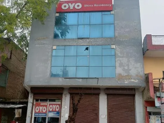 OYO Flagship 62980 Shiva Residency - Image 1