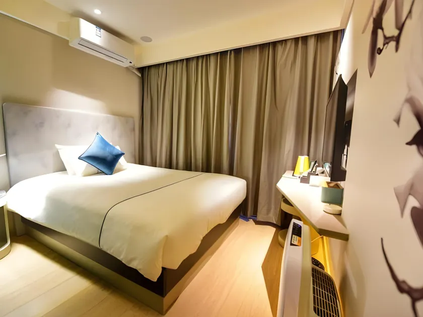 Magnotel Hotel Chengdu Taikoo Li Dongfeng Bridge A - Image 1