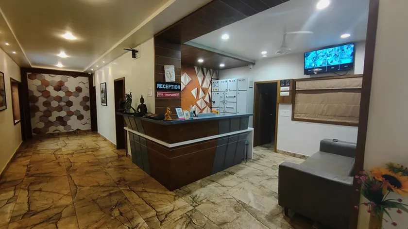 HOTEL DAMODAR - Image 1