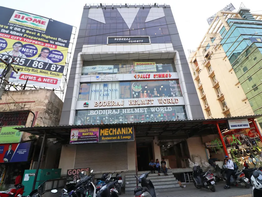 OYO Flagship 29569 Hotel Bodhraj Inn - Image 1