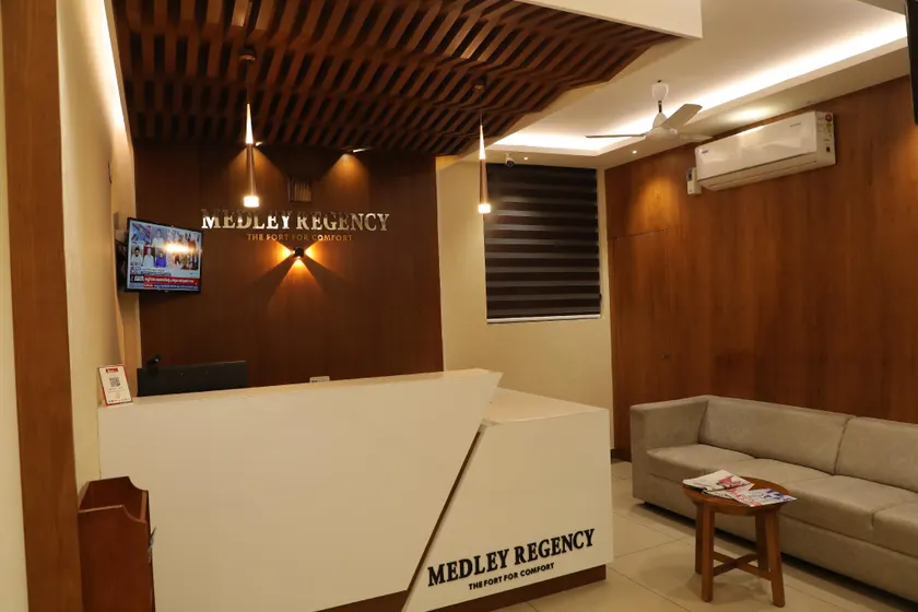 MEDLEY REGENCY - Image 1
