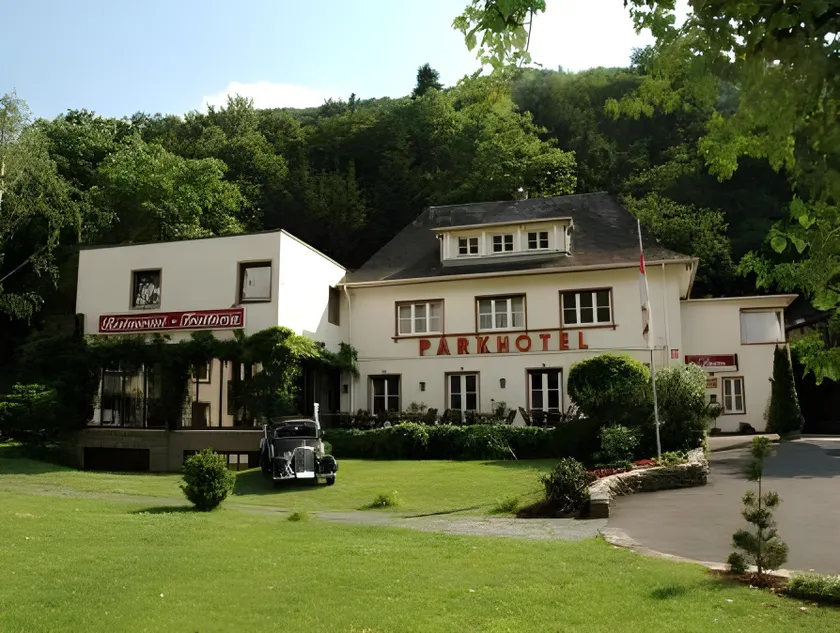 Parkhotel Cochem- Free Parking - - Image 1