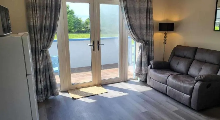 Seaside Apartment- Sligo- Pet Friendly - Image 1