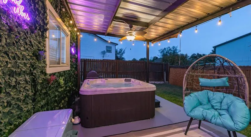 Hot-tub, GameRoom & BBQ by Lackland - SeaWorld - Image 1