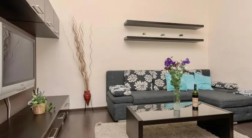 Corvina Apartment Budapest with FREE Private Parking - Image 1