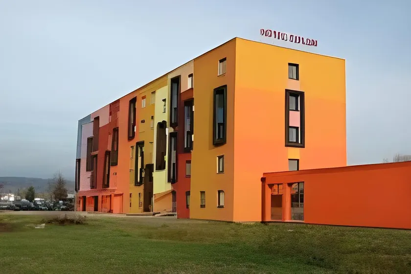 Hotel Color - Image 1