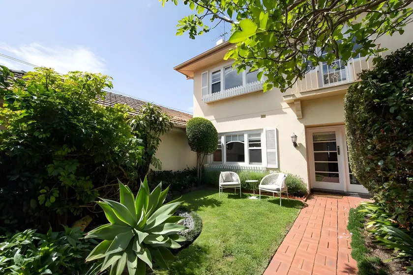 Escape at Seascape - Beachside Townhouse - Image 1