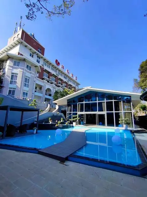 Hua Xi Hotel - Image 1