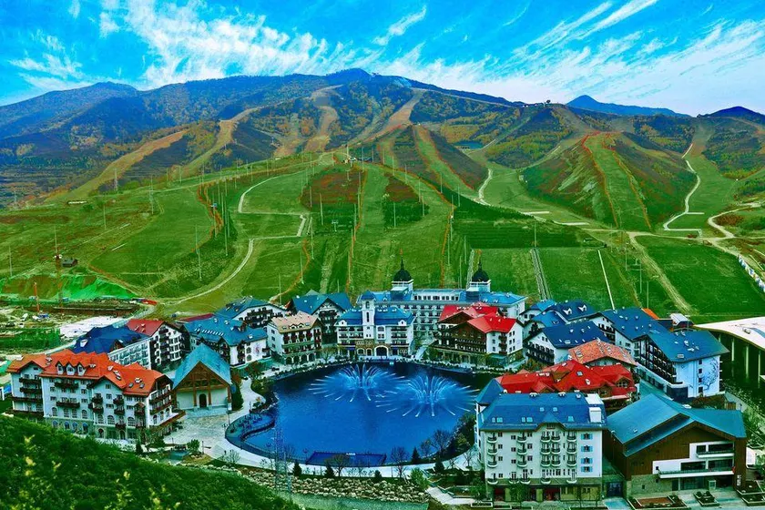 Zhangjiakou Fulong Wind Chime Valley Revitalization Hotel - Image 1
