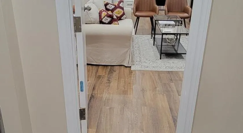 Guest Suite in Whitby - Image 1