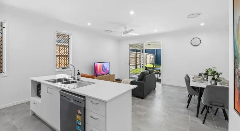 Spacious 4BR Home Great Area close to everything - Image 1