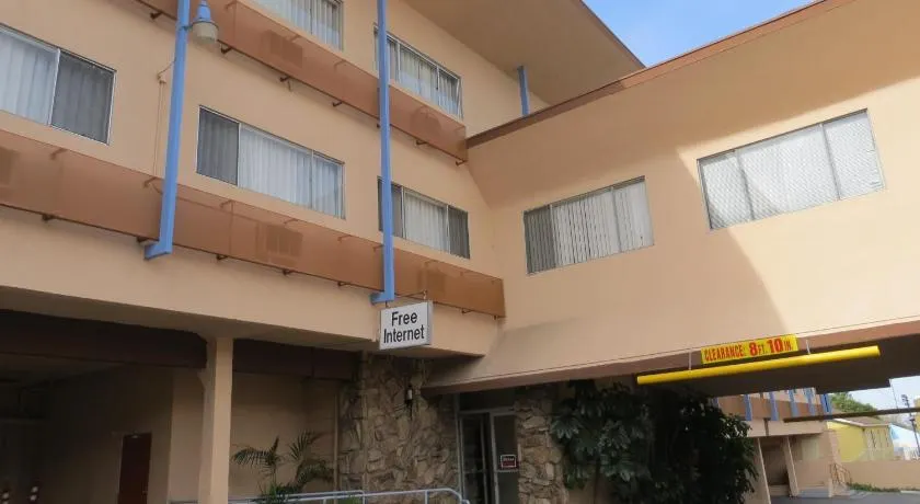 Jet Inn - Image 1
