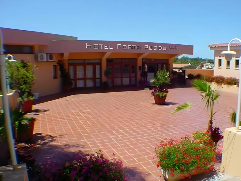 Hotel Porto Puddu - Il Nido dei Gabbiani - Image 1