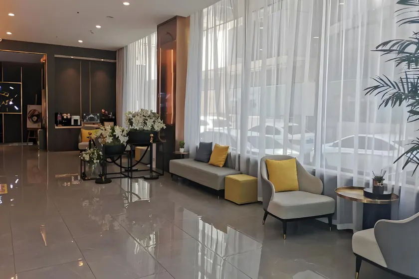 Home Inn Plus Lianyungang Donghai Pedestrian Street High Speed Rail Station - Image 1