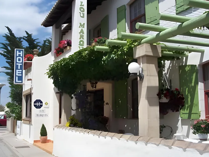 Hotel Lou Marquès - Image 1