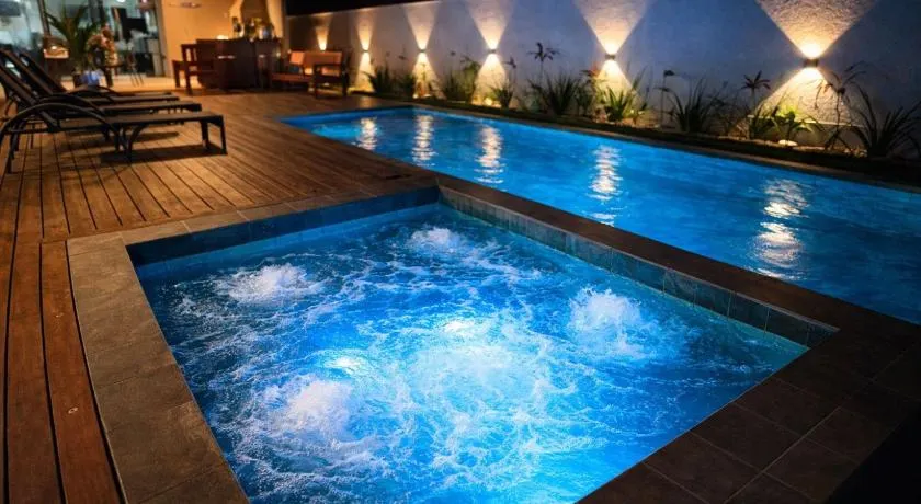 Aloha House Luxury - Image 1