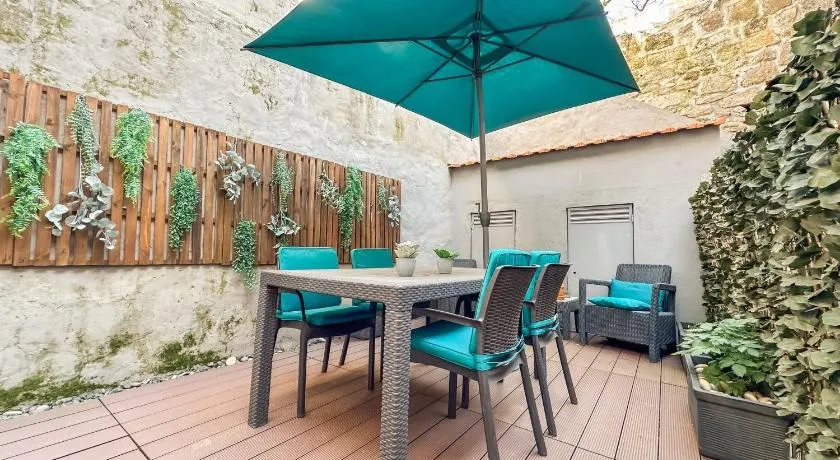 Almada Apartments 468 - Image 1