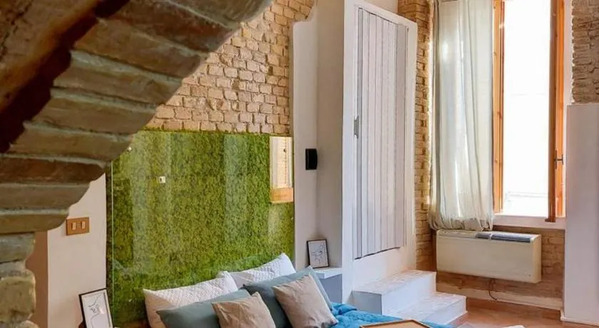 Tiny house - Image 1