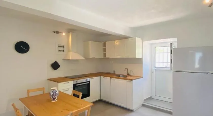 Olive tree cottage - Image 1
