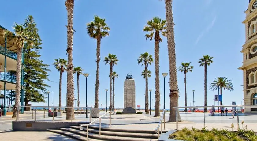 Glenelg Oasis Studios - Image 1