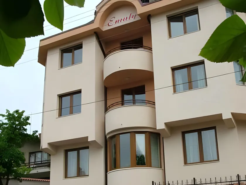 Family Hotel Emaly 1 - Image 1