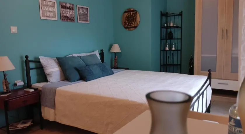 Amelie's Apartments - Image 1
