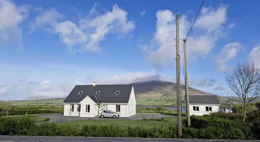 Villa Daffodil - Sleeps 2 & Stunning Seaside Views - Image 1