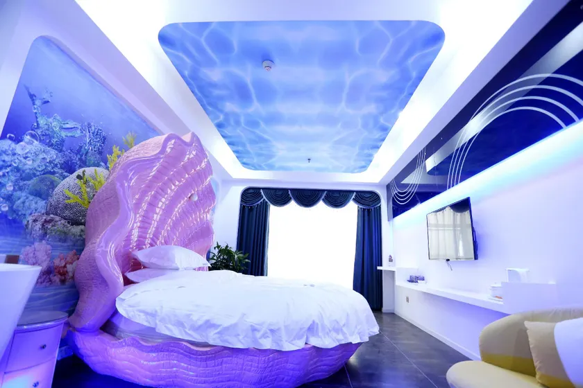 Youthful Memories Theme Hotel - Image 1