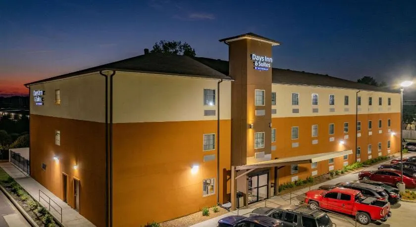 Days Inn & Suites by Wyndham Horn Lake - Memphis Graceland - Image 1