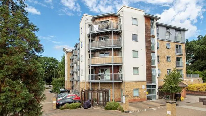 Zebra Serviced Apartments@Calloway House - Image 1