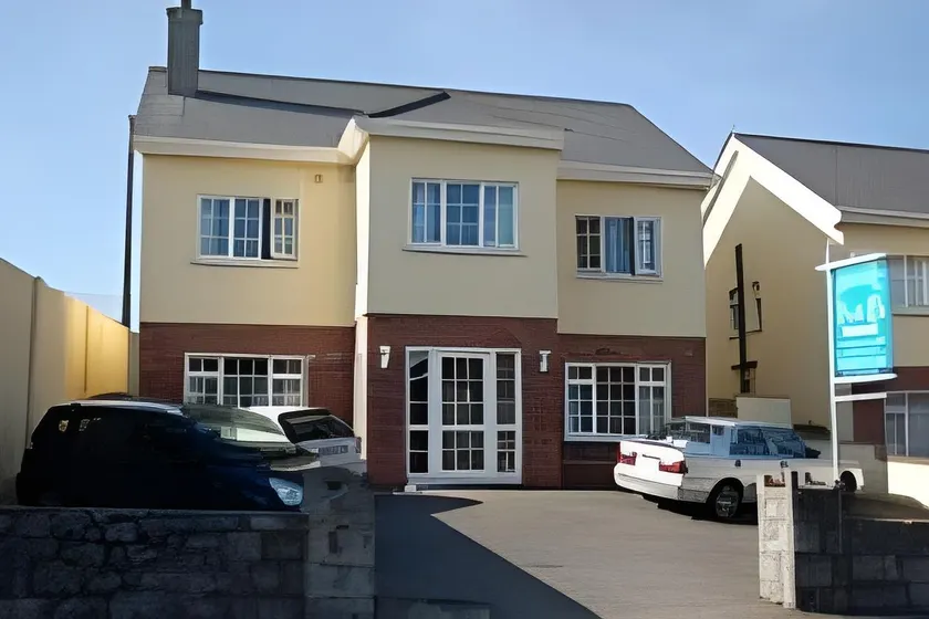 Abbey Lodge B&B - Image 1