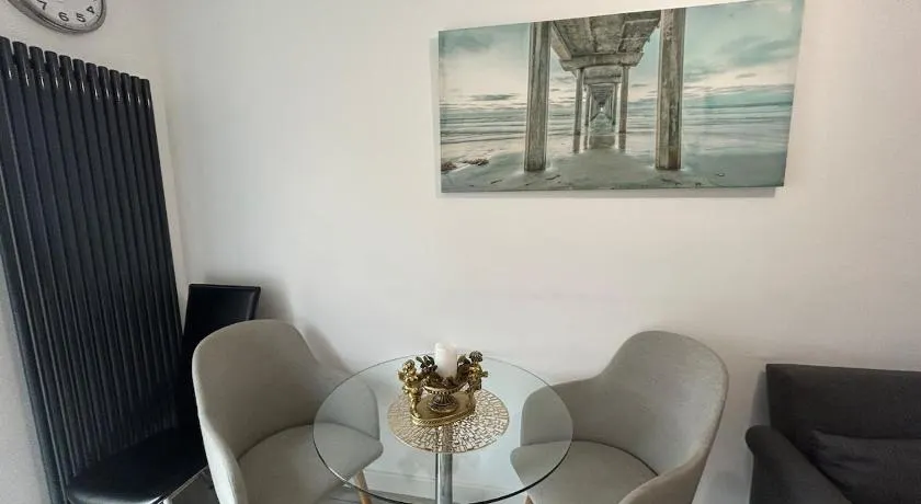 Cosy private home near Heathrow & Central London - Image 1