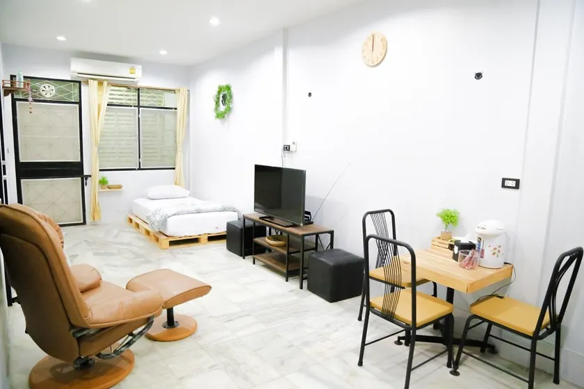 FOX HOUSE - HUA HIN 5 min Walk from Train Station - Image 1