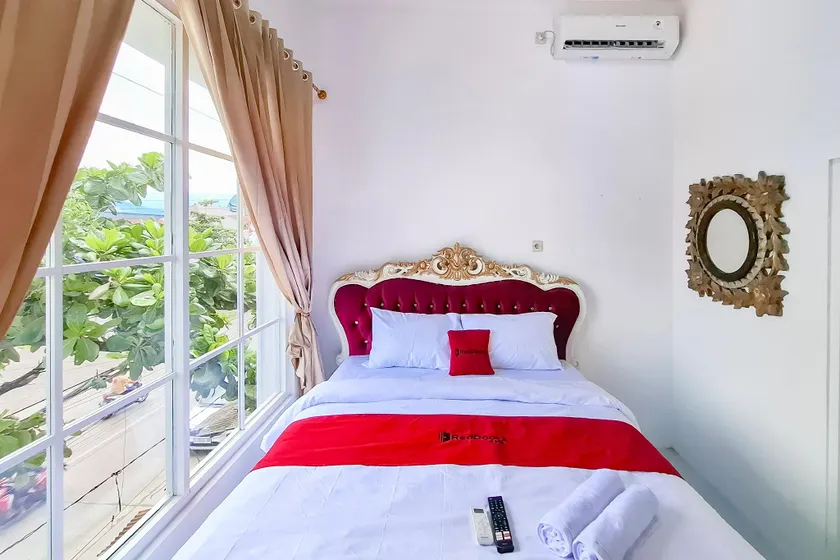 RedDoorz Syariah Near Pusat Kota Jepara - Image 1