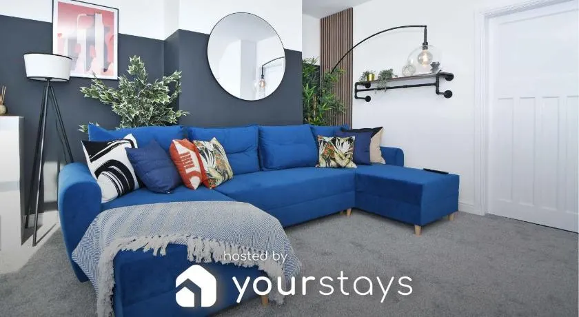 Lily House by YourStays - Cosy 3 Bedroom House in Crewe - Image 1